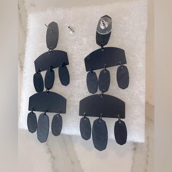 Kendra Scott Matte Navy Metal Earrings, NWT - Picture 5 of 8